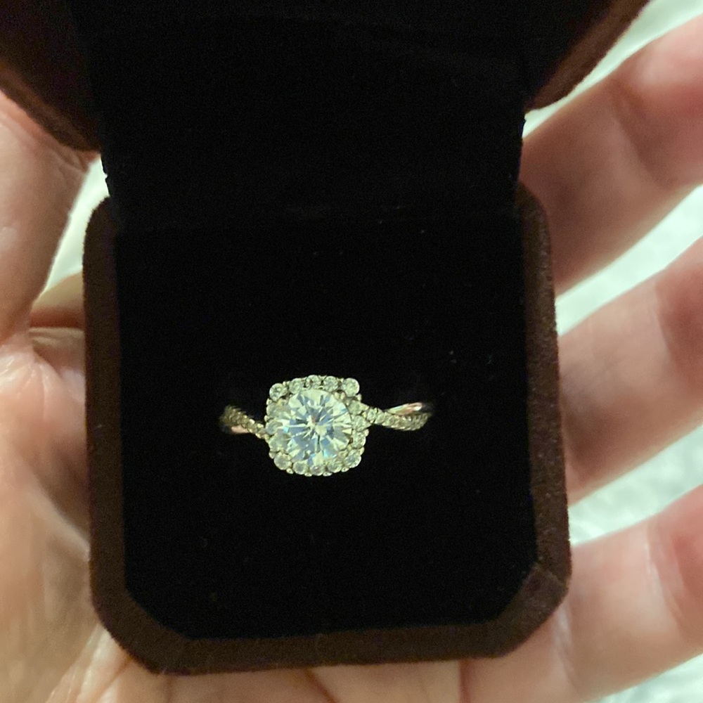 NWOT Cubic Zirconia Gemstone Sterling Silver ring